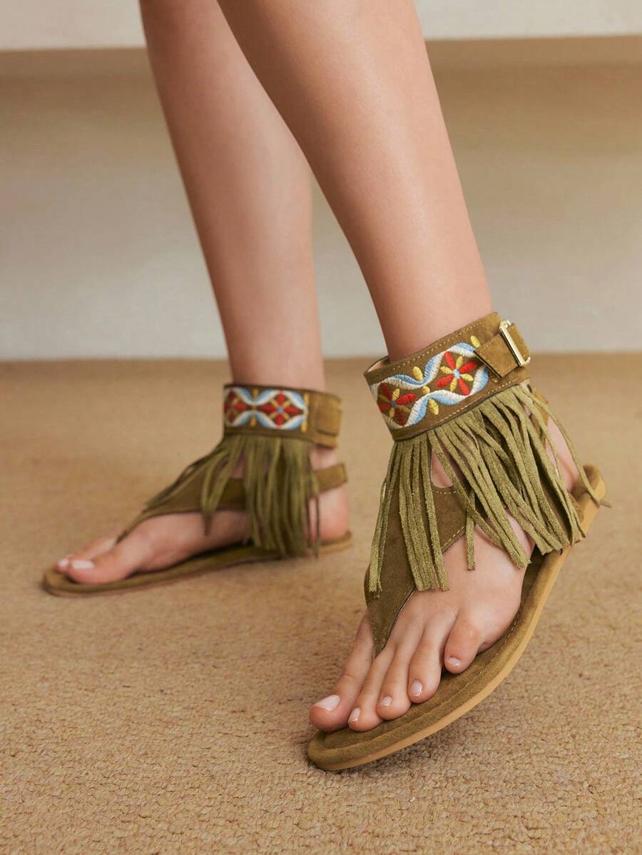 Styleloop Women's Embroidered Tassel Brown Flat Sandals, Suitable For Vacation Outfit - Green - View 1