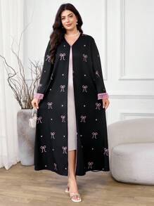 Al Najma 大码女式优雅花卉印花蕾丝花边喇叭袖阿拉伯长袍 - 彩色 - 查看 6