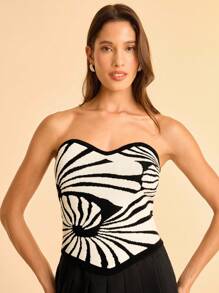 CAJUNI 女式波西米亚热带风情黑色和米色印花无袖轻质针织休闲短款上衣 - 彩色 - 查看 1