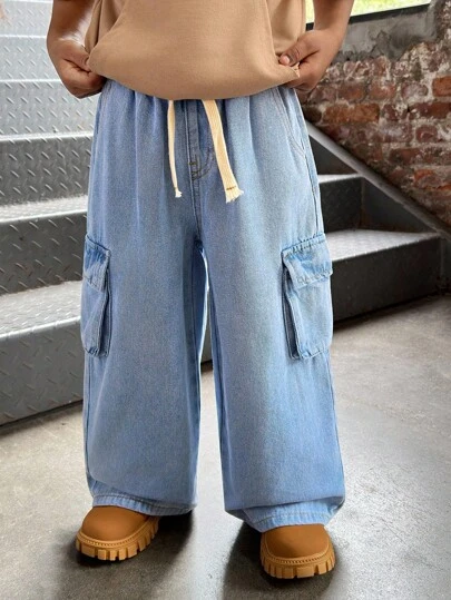 SHEIN Young Boy Fall/Winter Vintage Urban Street Style Casual Korean Style Light Blue Denim Drawstring Waist Pocket Loose Fit Baggy Cargo Jeans,For Boys Back-To-School Clothes And Streetwear Outfits,Toddler Boy Cargo Pants,Fall/Winter Kids Clothes,Toddler Boy Denim Jeans
