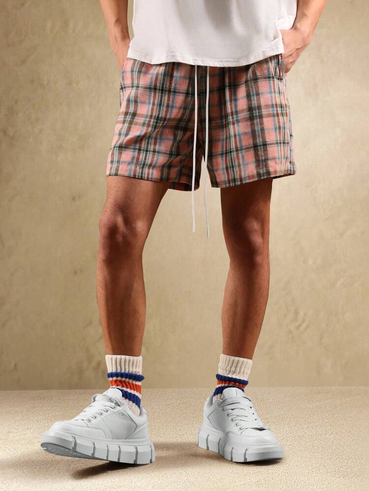 Shorts xadrez com ajuste regular e cordão