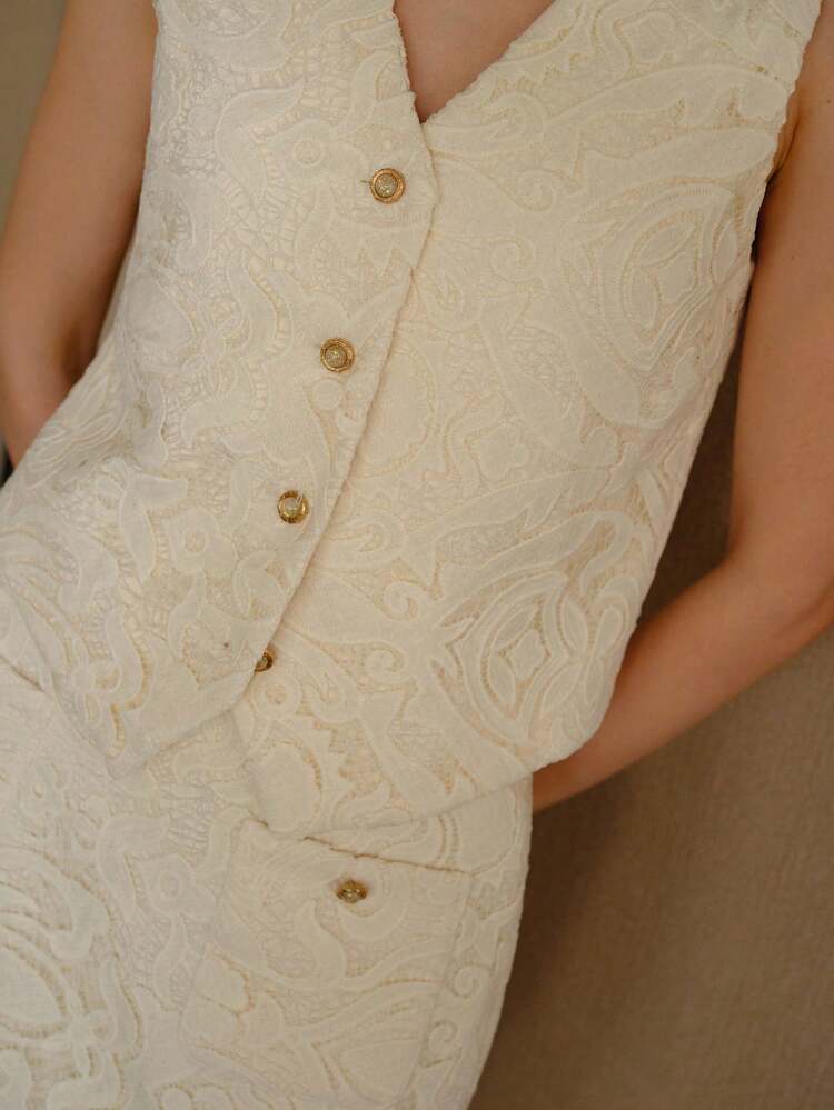 EMBROIDERY BUTTON UP WAISTCOAT