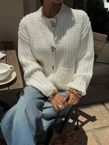 Siren Gaze Femmes Cardigan basique unicolore décontracté de tous les jours avec texture, boutons devant et poches, cardigan chaud pour l'automne/l'hiver, hauts à manches longues, hauts pour l'école, cardigan en tricot blanc, cardigan en tricot épais blanc, cardigan blanc avec boutons dorés, porter décontracté de tous les jours, hauts à manches longues pour l'automne et l'hiver pour femmes