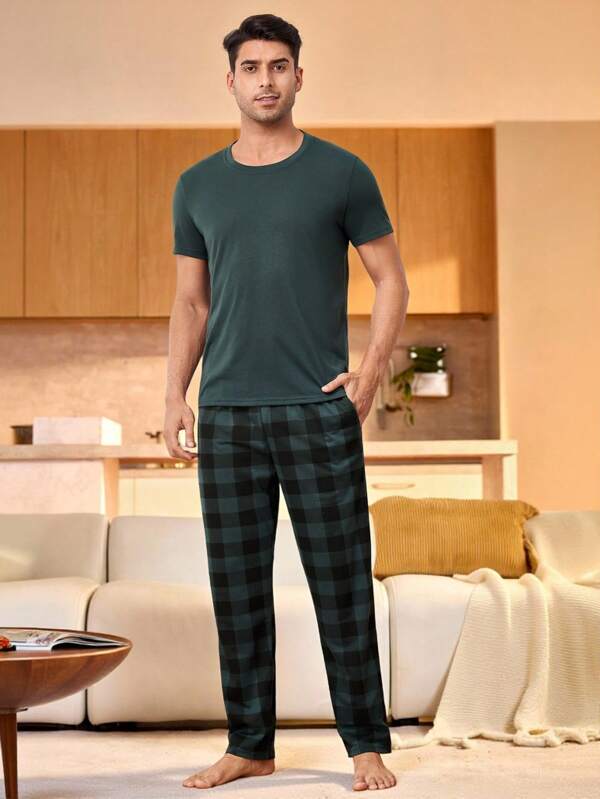 Manfinity Underwear&Sleepwear Basics Men's Solid Color Round Neck Short Sleeve Top With Checkered Pants Home Clothes Set