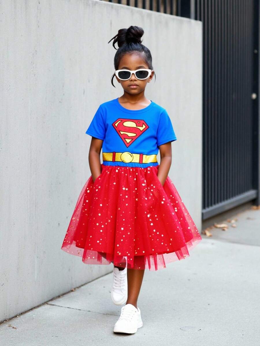 SUPERMAN X SHEIN Young Girl Cartoon Superhero With Golden Belt, Red Star Mesh Blue Short Sleeve Dress, And Cute Design - Multicolor - View 1