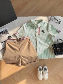 SHEIN 2 件/套平价休闲运动学院风彩色条纹丝带装饰 Polo 领短袖衬衫和卡其色梭织短裤套装，适合日常穿着、运动、郊游、校园、聚会、节日、拍照、返校季、春夏季 - 綠色 - 查看 5