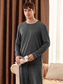 Manfinity Underwear&Sleepwear Basics 2pcs Men Solid Color Crew Neck Long Sleeve T-Shirt And Pants Loungewear Set