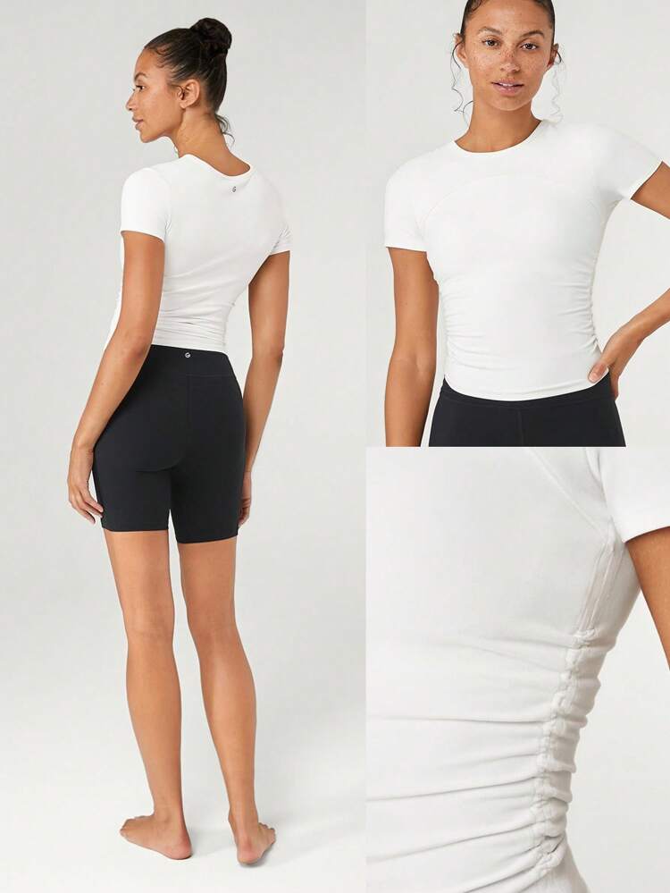 FeatherFit™ Focus, plisowana, plisowana koszulka z krótkim rękawem i lekkim wsparciem, o niskim wpływie na siłownię do jogi