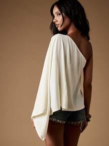 MISSGUIDED One Shoulder Draped Asymmetric Poncho Blouse With Billowing Sleeve Elegant Evening Cocktail Party Occasion Wear Resort Spring Summer Collection