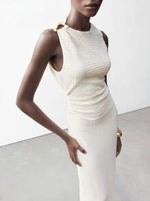 Maija 女士米色褶皱肩部金属装饰纽扣连衣裙，现代都市时尚修身圆领无袖不对称褶皱腰中长连衣裙，优雅女士办公室休闲装 - 杏色 - 查看 5