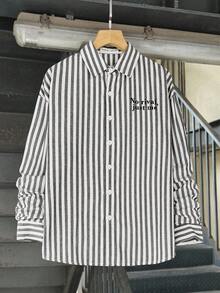 SHEIN 青少年男孩休闲街头时尚标语印花条纹翻领长袖衬衫，百搭舒适，适合通勤、上学、日常穿着、旅行、运动、派对、秋冬 - 彩色 - 查看 3