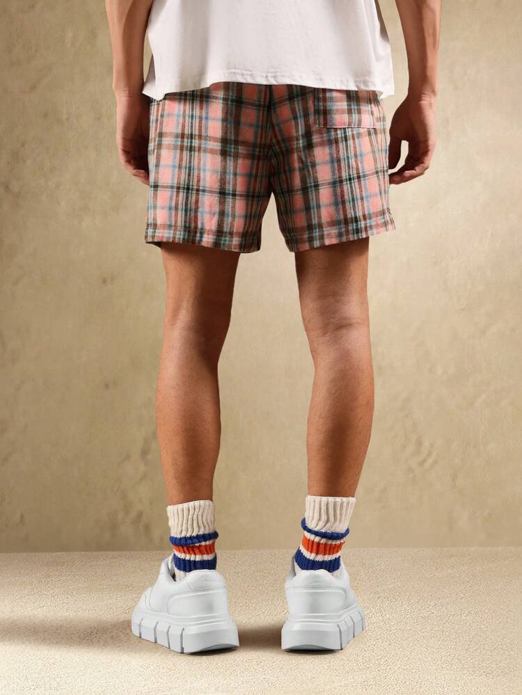 Shorts xadrez com ajuste regular e cordão