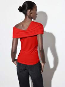 Maija Blusa de mujer con diseño asimétrico de hombro fruncido, casual y elegante, de estilo minimalista urbano. Suave y cómoda, con ajuste ceñido, fruncido lateral desigual, borde enrollado y manga corta. Blusa hombro descubierto para conciertos, vacaciones y atuendos modestos de mujer.