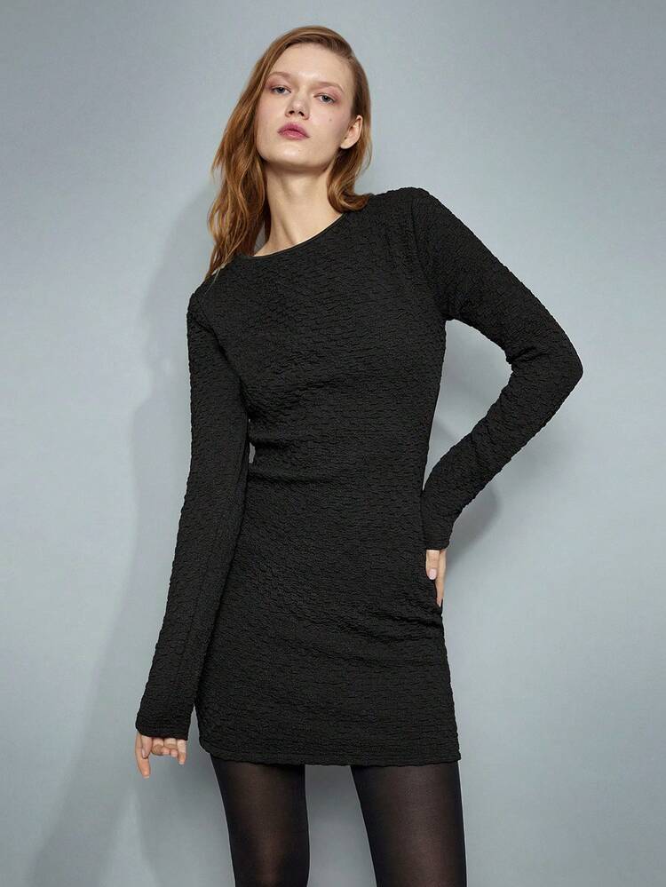 SHEIN Maija Women's Black Sexy Minimalist Hollow Metal Decor Round Neck Long Sleeve Bodycon Short Dress, Suitable For Party, New Year Valentines Day Festival