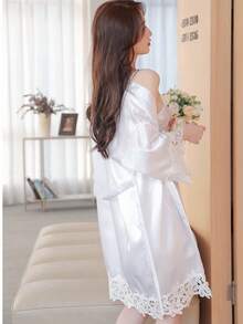 SHEIN 1 pieza Bata de baño con estampado de lazo, bata de novia y vestido de dama de honor con inicial de letra, túnica de mañana y bata para dormir,Bridal para preparación de fiestas, accesorios de ceremonia y recepción de bodas, pijama para damas, primavera verano, vestido para novia, mejor vestido bordado para fiesta, ropa de tocador para boda, suministros para fiestas al aire libre, boda y vacaciones, vuelta al colegio - Novia Blanca - Ver 5