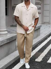 Manfinity CasualCool 男式爷爷领前扣度假短袖衬衫 - 杏色 - 查看 3