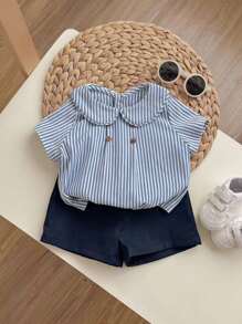 SHEIN 2 件套男婴夏季休闲可爱蓝色条纹 Polo 领短袖衬衫和松紧腰短裤套装，适合生日派对、晚会、表演、婚礼、月子派对、洗礼和 1 岁生日庆祝、婴儿洗礼 - 彩色 - 查看 4