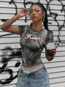 SHEIN EZwear Vintage Street-Style Tight Forest Tree Branch Camo Pattern Pink Letter Full Print Cropped Top - White - View 4