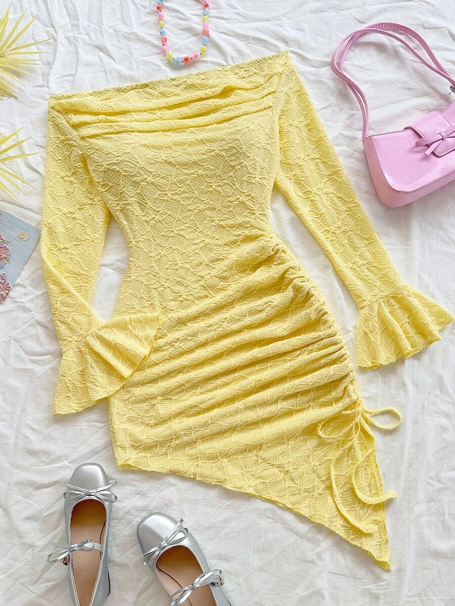 Soleia Damen Urlaubs-Minikleid aus strukturiertem Strickstoff mit Rüschen, Off-Shoulder und ausgestellten Ärmeln, figurbetont, Boho, romantischer Blumenmuster, Urlaub, Blumen Muster