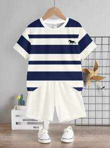 SHEIN 2 件套年轻男孩休闲简约圆领短袖 T 恤和短裤，适合夏季