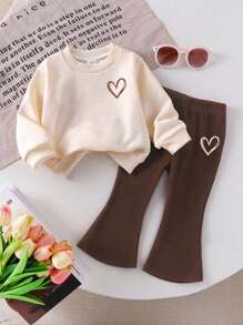 SHEIN Conjunto informal de jersey grueso de punto con estampado de corazones para niñas bebés, apropiado para otoño/invierno