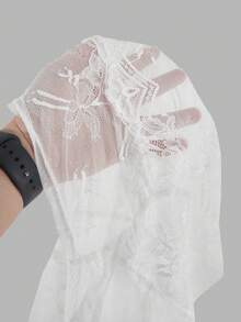 SHEIN Frenchy 2025 新款德国纯色蕾丝透明 Dirndl 女士上衣，女士优雅纯色蕾丝抽绳短款上衣镂空蕾丝衬衫，传统夏装衬衫，适合啤酒节，啤酒节服装，白色衬衫，优雅衬衫散发传统魅力蕾丝白色短款上衣挤奶女工上衣牛仔女牛仔上衣白色西部上衣，Dirndl - 白色 - 查看 5