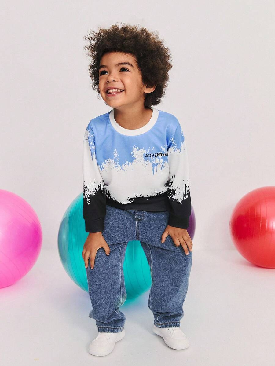 SHEIN 2 piezas Suéter de cuello redondo con estampado de ombré energético para niño pequeño, combinado con vaqueros casuales clásicos, outfit - Azul - Ver 1
