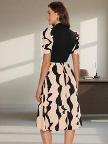 SHEIN Clasi 女士幾何陰陽拼接短袖連衣裙 - 彩色 - 查看 2