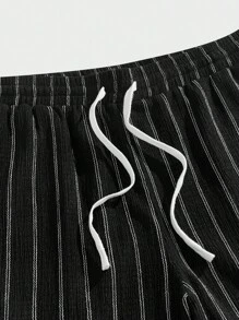 Manfinity EZcore 男士条纹抽绳腰口袋宽松短裤