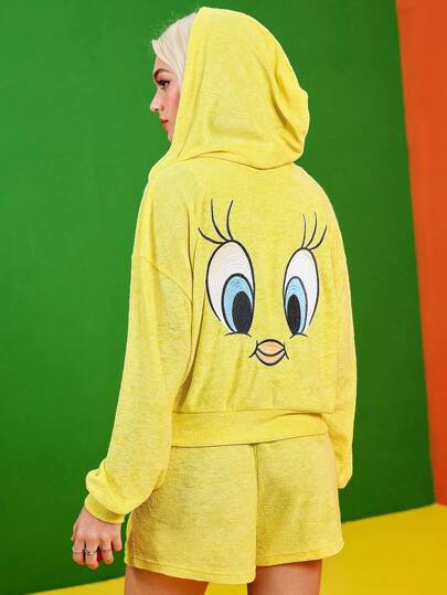 LOONEY TUNES X SHEIN مجموعة كارديجان وشورت أصفر للنساء، بلوزة رياضية ذات كابوشين أصفر فاتح، قماش ناعم، بنمط كرتوني وحيواني وتعبيري وشبكي ورسومي، جميل، ملابس عودة إلى المدرسة، متعدد الاستخدامات، كاجوال، يومي، صيف وخريف
