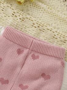 SHEIN Playful Pals 两件套粉色女婴毛衣套装 - 圆领爱心提花上衣+裤子，时尚甜美女婴爱心套装两件套冬季女婴针织保暖套装秋冬季女婴服装冬季套装女婴秋季服装秋季服装冬季服装女婴秋季毛衣套装可爱女婴长款粉色针织毛衣和裤子套装，圆领设计粉色爱心针织毛衣套装