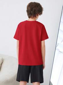 SHEIN Leap Crew Tween Boy 简约休闲字母印花短袖 T 恤和短裤两件套阻燃宽松舒适睡衣套装，夏季