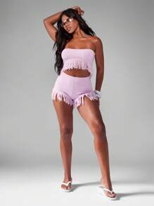 MISSGUIDED Ensemble de lounge en deux pièces avec short micro à franges tricotées. Tenue de plage, de club, de fête ou de nuit. Top bandeau tube à la mode.