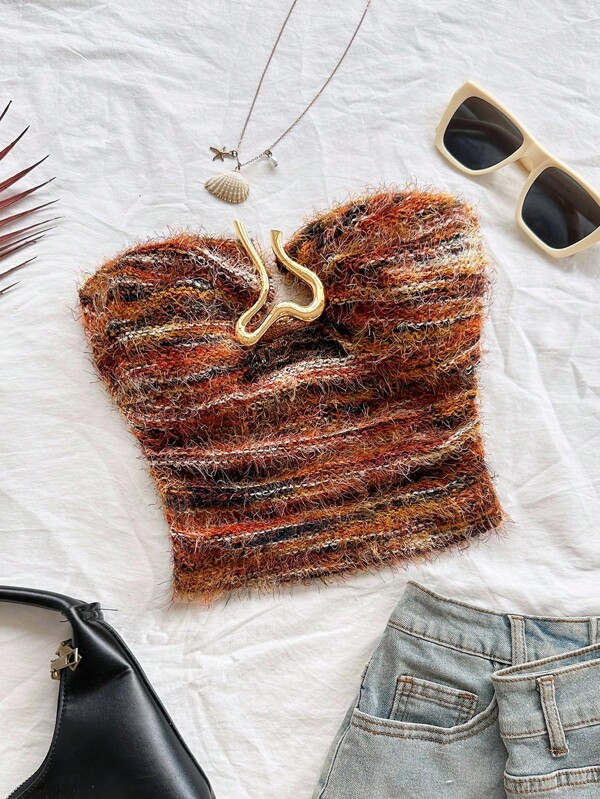 Soleia Top court sans bretelles pour femmes avec boucle métallique creuse à l'avant, ajusté et affinant, convient pour la fête, le rendez-vous, le thé de l'après-midi, la fête, le rendez-vous, le style bohème, boho, floral romantique, les vacances