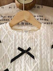 SHEIN LMoss Kids LMoss 年轻女孩休闲毛衣带蝴蝶结装饰和编织纯色 PU 皮革休闲裙套装，适合日常穿着 - 酒紅色 - 查看 7