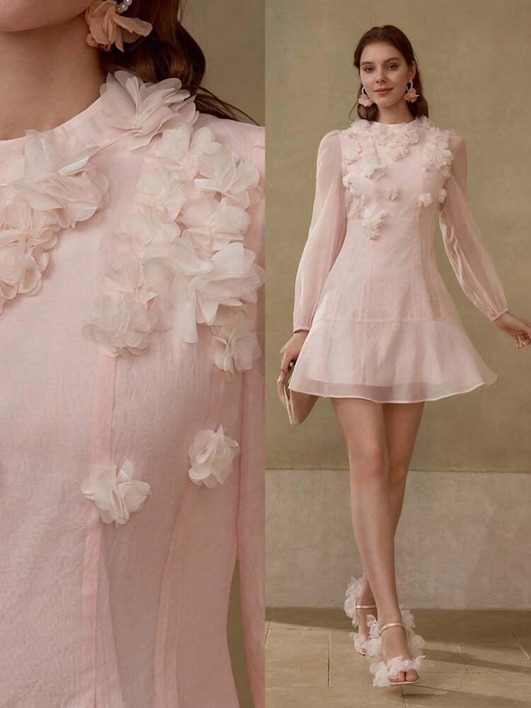 VESTIDO CORTO HECHO A MANO CON CUELLO ALZADO, MANGA LARGA Y BAJO DE TULIPÁN, DECORADO CON FLORES 3D, COLOR ROSA