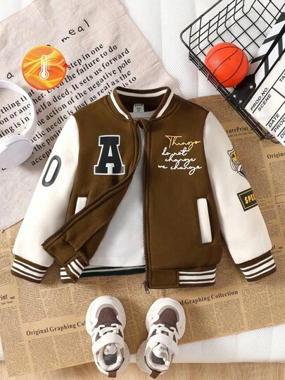 小男孩字母印花拼色棒球夹克，适合休闲穿着或户外活动