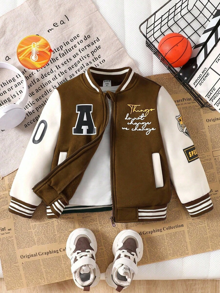 小男孩字母印花拼色棒球夹克，适合休闲穿着或户外活动