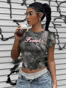 SHEIN EZwear Vintage Street-Style Tight Forest Tree Branch Camo Pattern Pink Letter Full Print Cropped Top - White - View 1
