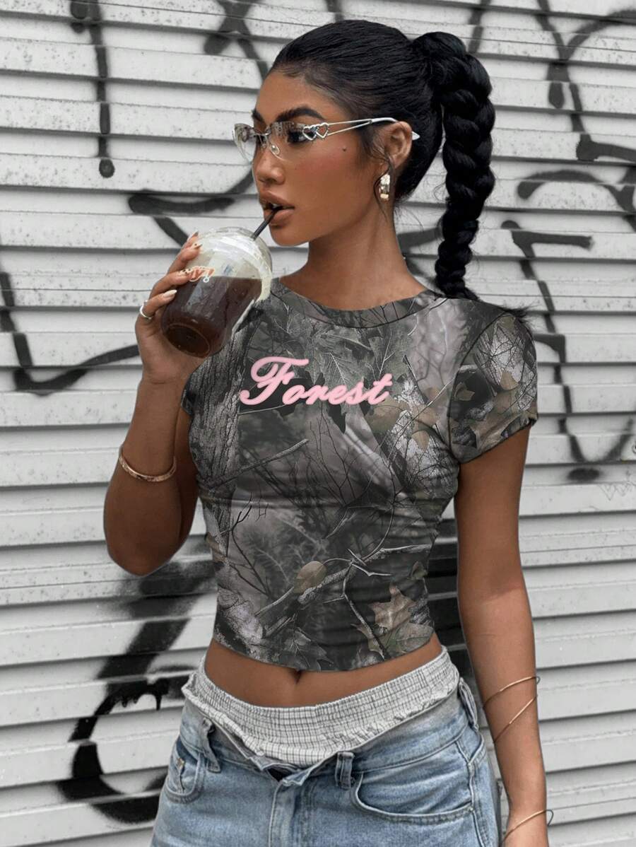 SHEIN EZwear Vintage Street-Style Tight Forest Tree Branch Camo Pattern Pink Letter Full Print Cropped Top - White - View 1