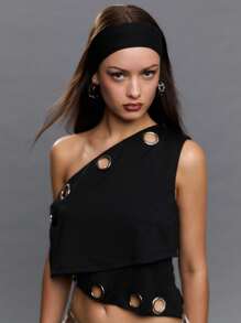 Nöista 单肩不对称上衣，饰有金属孔眼细节，短款设计。这款吸睛的派对上衣是女士的理想之选，完美搭配优雅的服装、圣诞节造型、新年派对以及时尚的夜间外出装扮。可轻松搭配修身长裤或半裙，打造摩登时尚的造型。 - 黑色 - 查看 7