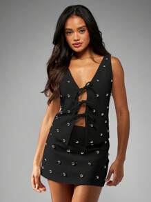 MISSGUIDED 铆钉迷你裙，侧面镂空设计，派对俱乐部装，夜间外出，金属纽扣装饰，现代时尚宣言单品