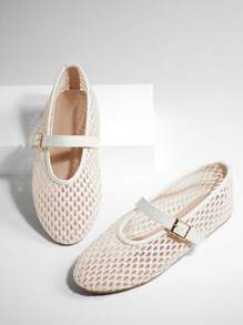 Solezae Women Comfortable Raffia Mary Jane Ballet Flats - White - View 4