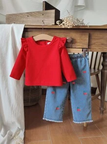 SHEIN Baby Mädchen 2 Stücke Set: Rotes Langarm-Top mit Rundhalsausschnitt und Waffel-Optik, kombiniert mit Denim-Hose mit blauem Kirsch-Muster, modischer pastoraler Stil, geeignet für Fotoshootings, Picknicks, den Alltag, Frühling und Herbst