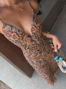 SHEIN Unity 波西米亚风佩斯利印花 V 领露背系带纽扣设计长裙 - 鏽棕色 - 查看 1