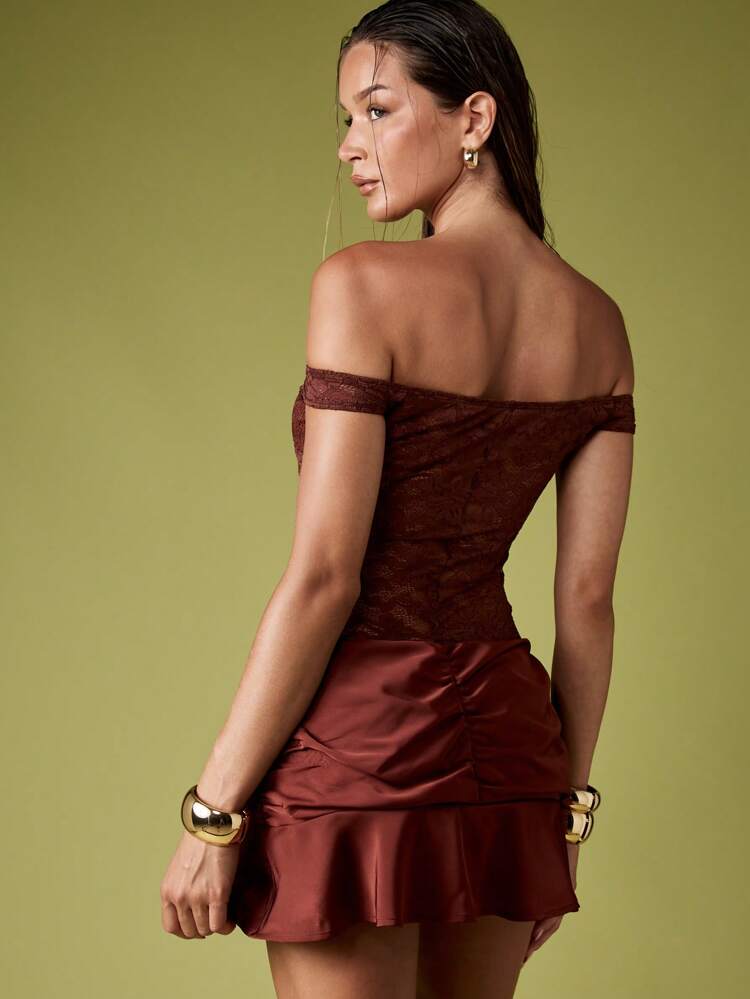 MISSGUIDED Off Shoulder Lace Bodice Mini Dress Evening Party Ruched Bodycon Form Fitting Satin Skirt Feminine A Line Night Out Holiday Special Occasion