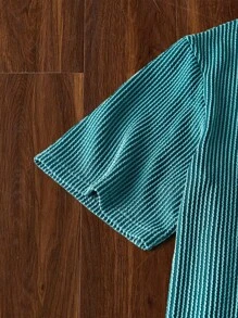 Manfinity VCAY Set de 2 piezas de camiseta de manga corta holgada casual de punto y pantalones cortos rectos de cintura elástica para hombre, cosas de pareja - Verde Oscuro - Ver 4