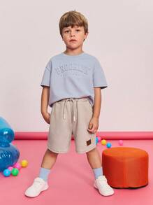 SHEIN 男童休闲简约舒适中腰织标装饰短裤 - 卡其色 - 查看 3