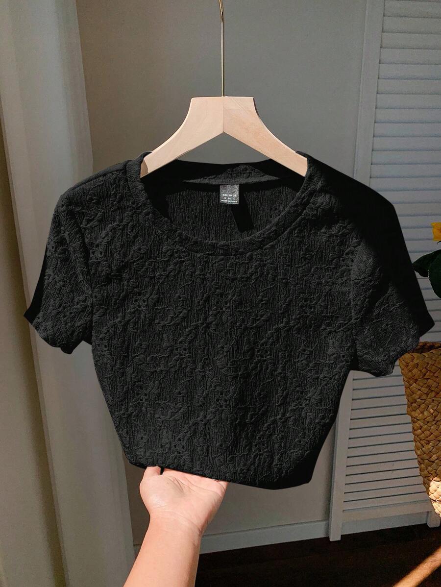 Comfortcana 加大码女式花卉提花圆领短袖休闲T恤，假日女装 - 黑色 - 查看 1