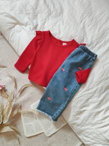SHEIN Baby Mädchen 2 Stücke Set: Rotes Langarm-Top mit Rundhalsausschnitt und Waffel-Optik, kombiniert mit Denim-Hose mit blauem Kirsch-Muster, modischer pastoraler Stil, geeignet für Fotoshootings, Picknicks, den Alltag, Frühling und Herbst